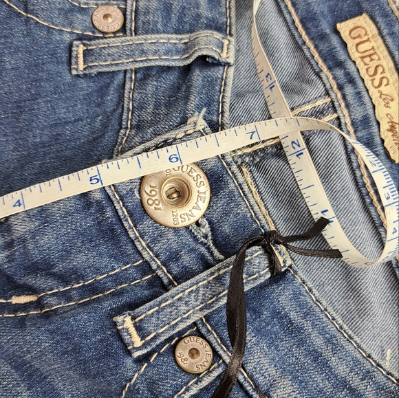 Guess Low Rise Skinny Jeans in Resolute Wash Size 24 Regular - Picture 9 of 11